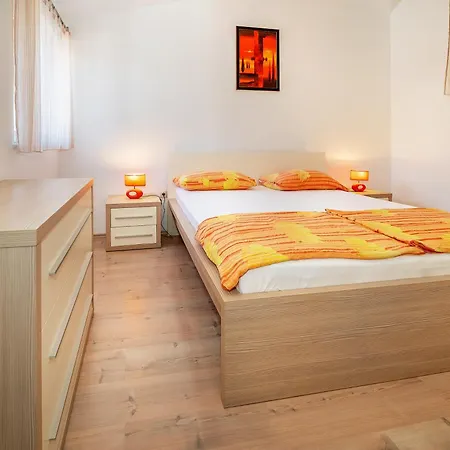Apartment Kricin 14 Laura Baska (Krk)